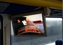 150臺電動顯示器裝在加拿大旅游巴士上